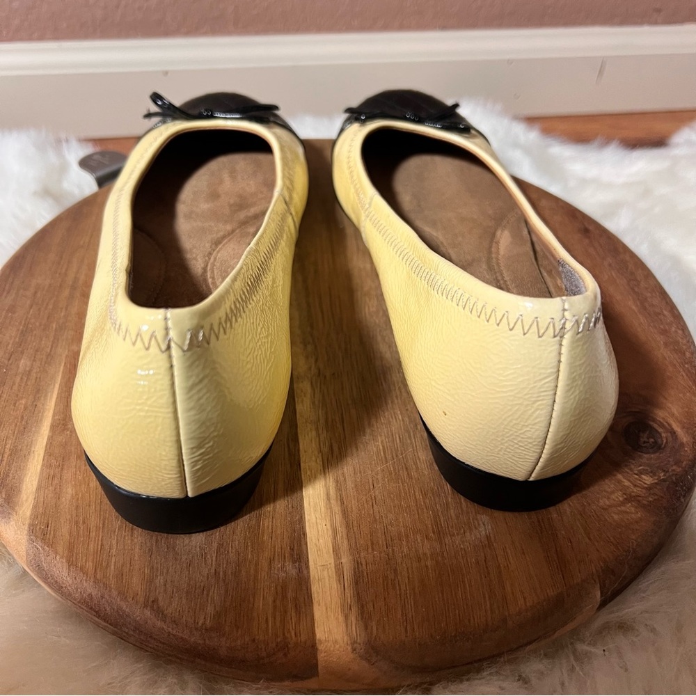 AEROSOLES Beckon Black and Yellowish Ballet Flats with Bow Size 8 - Picture 3 of 9